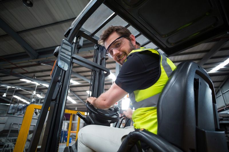 Ağır Yükü Forklift ile Hızlı İstifleme İmkanı